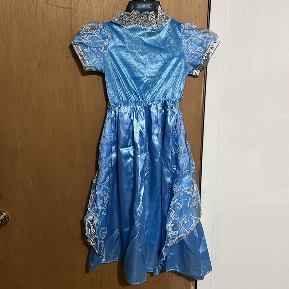 Girls Blue princess dress. - Picture 2 of 3